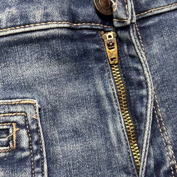 American Eagle Super Hi-Rise Flare Jeans Size 4 X-Short Front Pockets Denim - Picture 9 of 15
